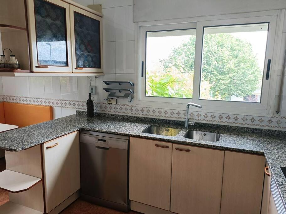 Santa Eulalia de Ronsaná Casa Con Jardin Y Piscina Privada. 빌라 외부 사진