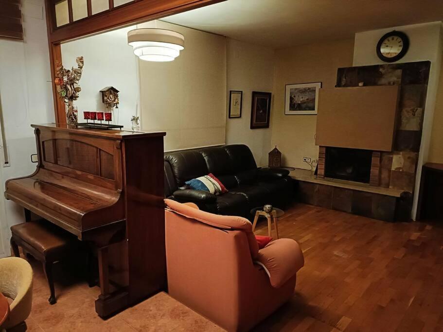 Santa Eulalia de Ronsaná Casa Con Jardin Y Piscina Privada. 빌라 외부 사진